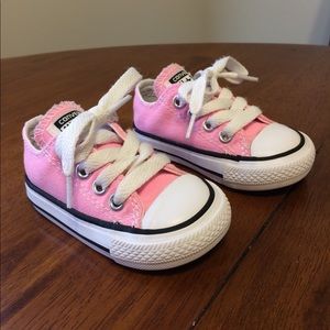 Pink converse 🎀
